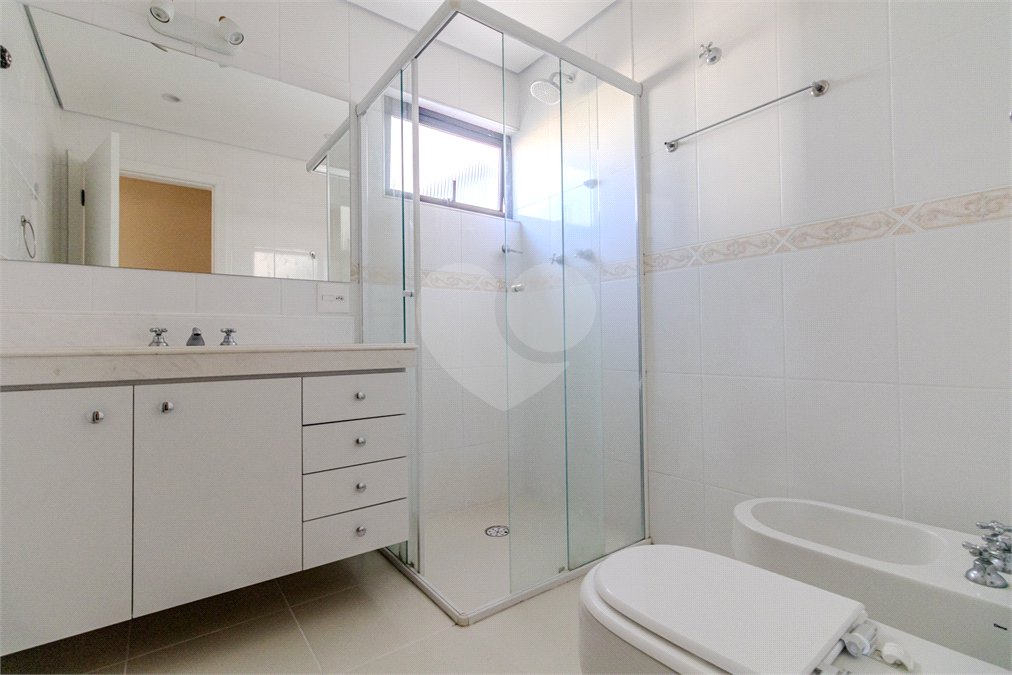 Apartamento para alugar com 3 quartos, sendo 1 suíte, em Vila Hamburguesa, São Paulo, SP