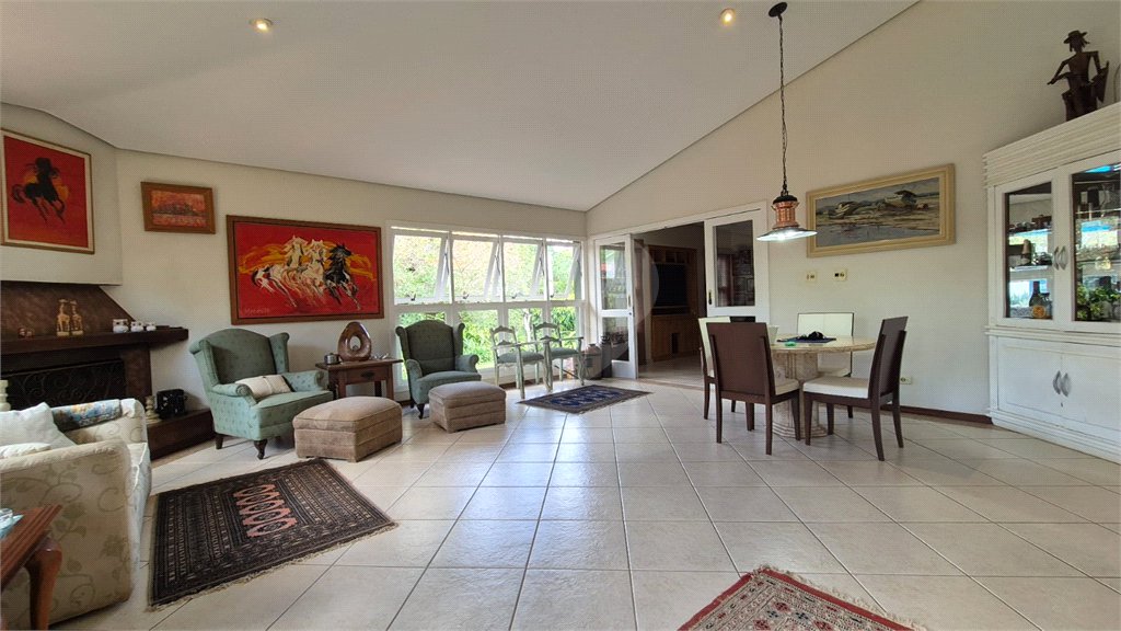 Casa à venda com 4 suítes no condomínio Vivenda do Lago, Sorocaba - SP