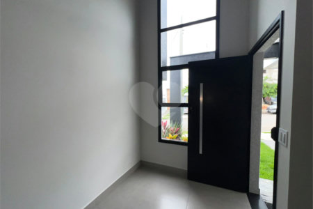 Casa à venda com 3 quartos, sendo 1 suíte, no condomínio Horto Florestal Villagio, Sorocaba - SP