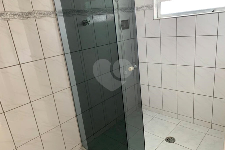Sobrado à venda com 4 quartos em Parque Edu Chaves, São Paulo, SP