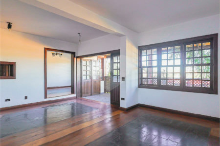 Sobrado à venda com 3 quartos, sendo 1 suíte,  em Jardim Leonor, São Paulo, SP