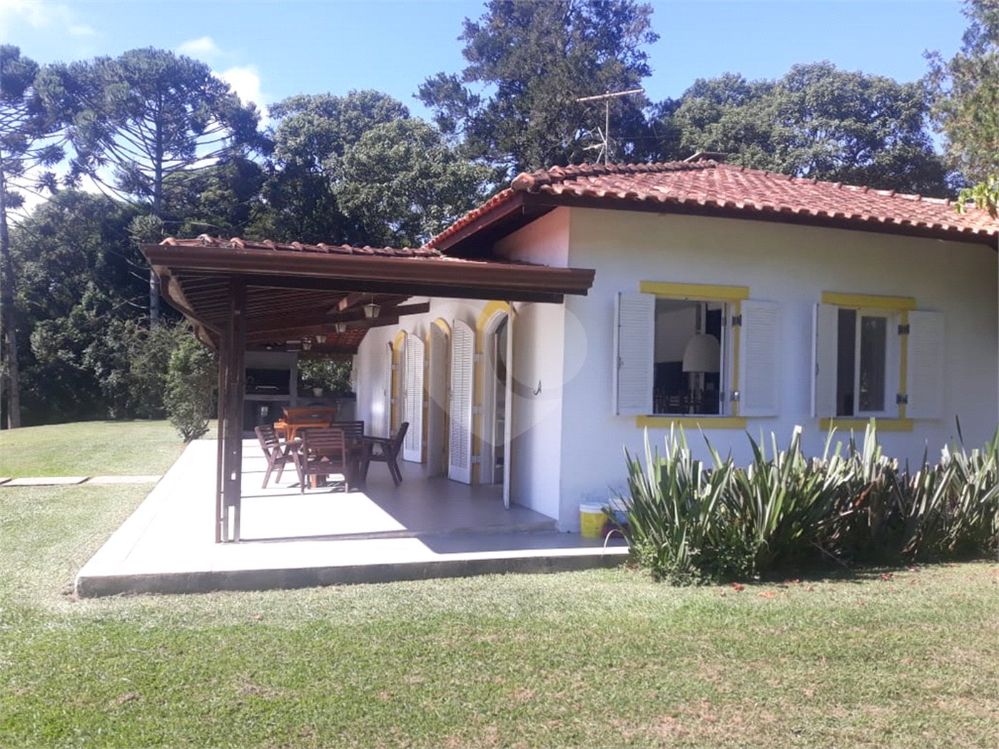 Chácara à venda com 3 quartos, sendo 2 suítes,  em Vila Darcy Penteado (mailasqui), São Roque, SP