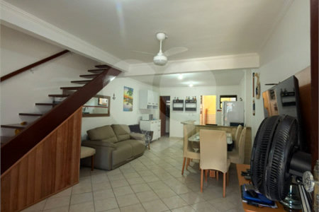 Casa em condomínio à venda com 2 suítes em Palmeiras, Cabo Frio, RJ