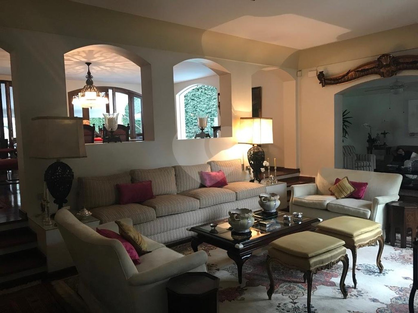 Casa à venda com 5 quartos, sendo 2 suítes,  em Jardim Everest, São Paulo, SP