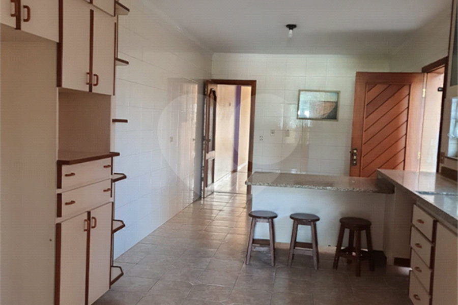 Sobrado à venda com 4 quartos, sendo 1 suíte, em Vila Pereira Barreto, São Paulo, SP
