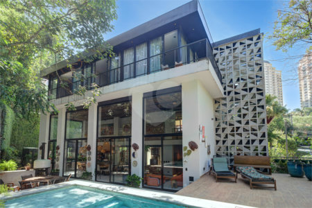 Casa à venda com 4 suítes no condomínio Granja do Morumbi, São Paulo - SP