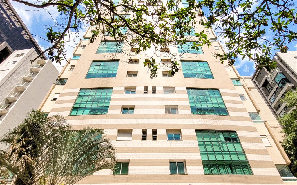 Apartamento à venda com 4 suítes,  em Jardim Paulistano, São Paulo, SP