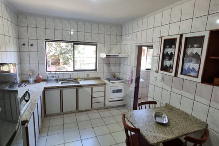 Casa à venda com 4 quartos, sendo 2 suítes, em Bosque, Vinhedo, SP