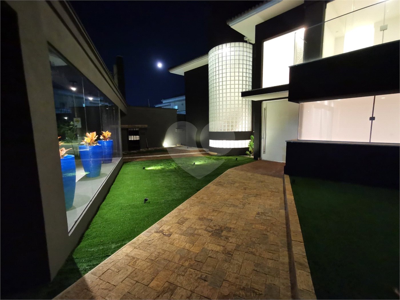Casa à venda ou para alugar com 4 suítes em Parque dos Príncipes, São Paulo, SP