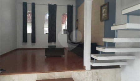 Sobrado à venda com 4 quartos, sendo 2 suítes,  em Tremembé, São Paulo, SP