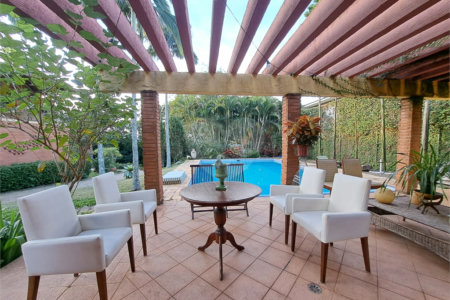 Casa à venda com 6 quartos, sendo 5 suítes, no condomínio São Joaquim, Vinhedo - SP