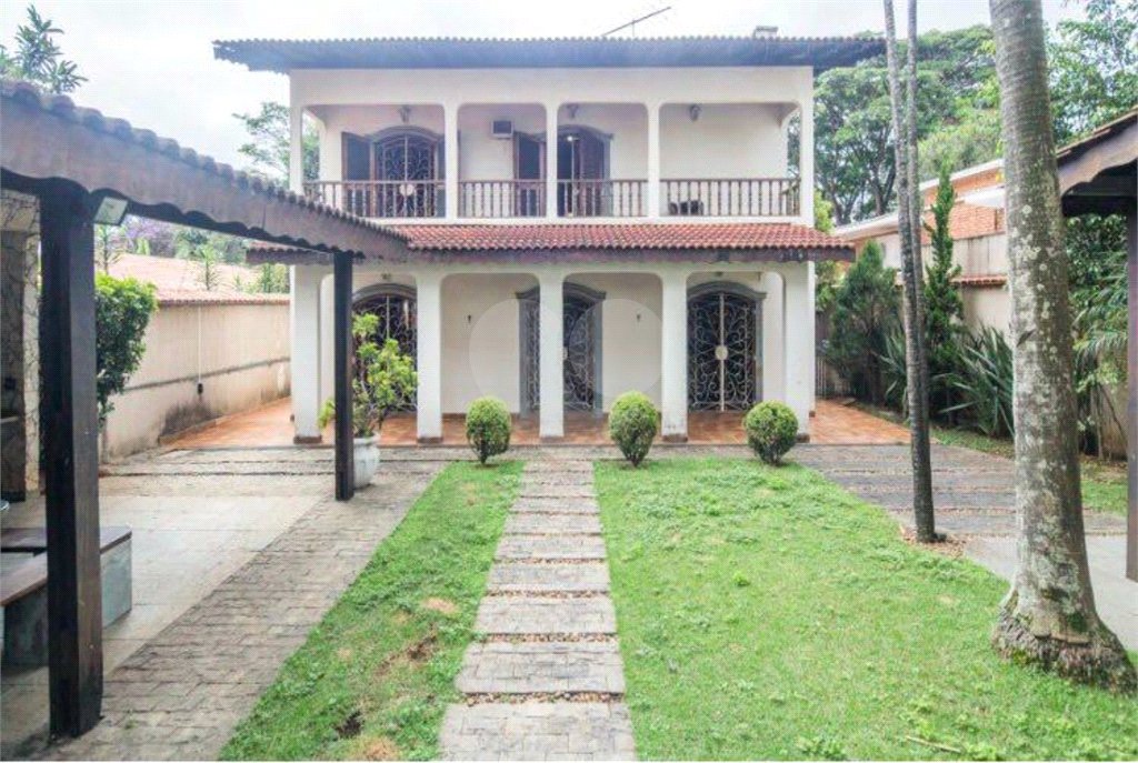 Casa à venda com 4 quartos, sendo 2 suítes, em Brooklin Velho, São Paulo, SP