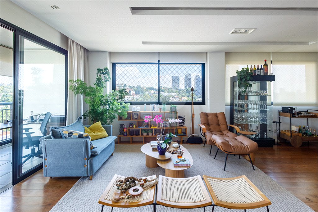 Apartamento à venda com 4 quartos, sendo 2 suítes,  em Jardim Panorama, São Paulo, SP