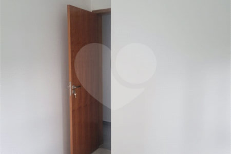 Sobrado à venda com 3 quartos, sendo 1 suíte, em Vila São Paulo, São Paulo, SP