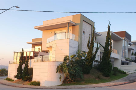 Casa à venda com 4 suítes no condomínio Residencial Jaguary, São José dos Campos - SP