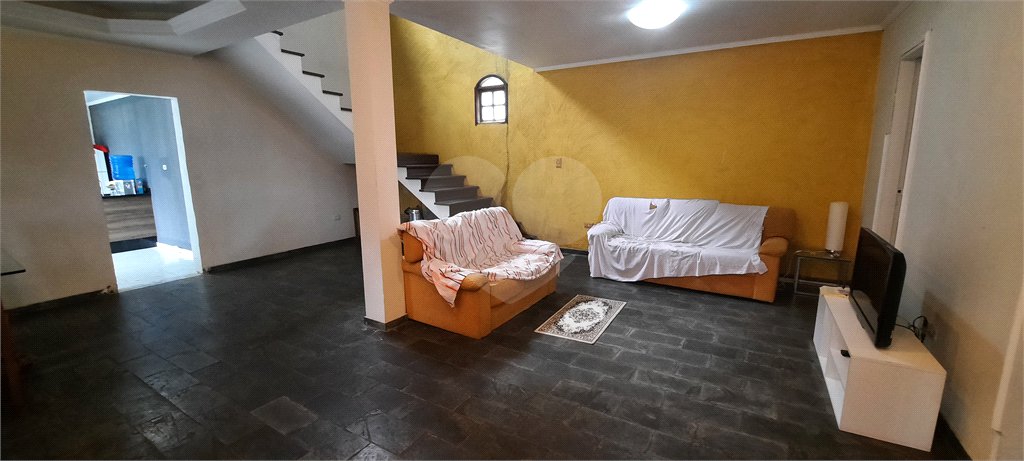 Casa à venda com 3 quartos, sendo 1 suíte, no condomínio Alpes da Cantareira, Mairiporã - SP