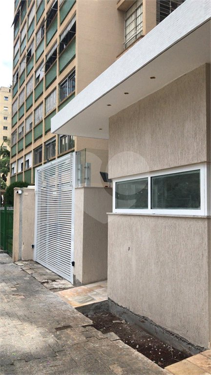 Apartamento à venda no bairro Bela Vista.
