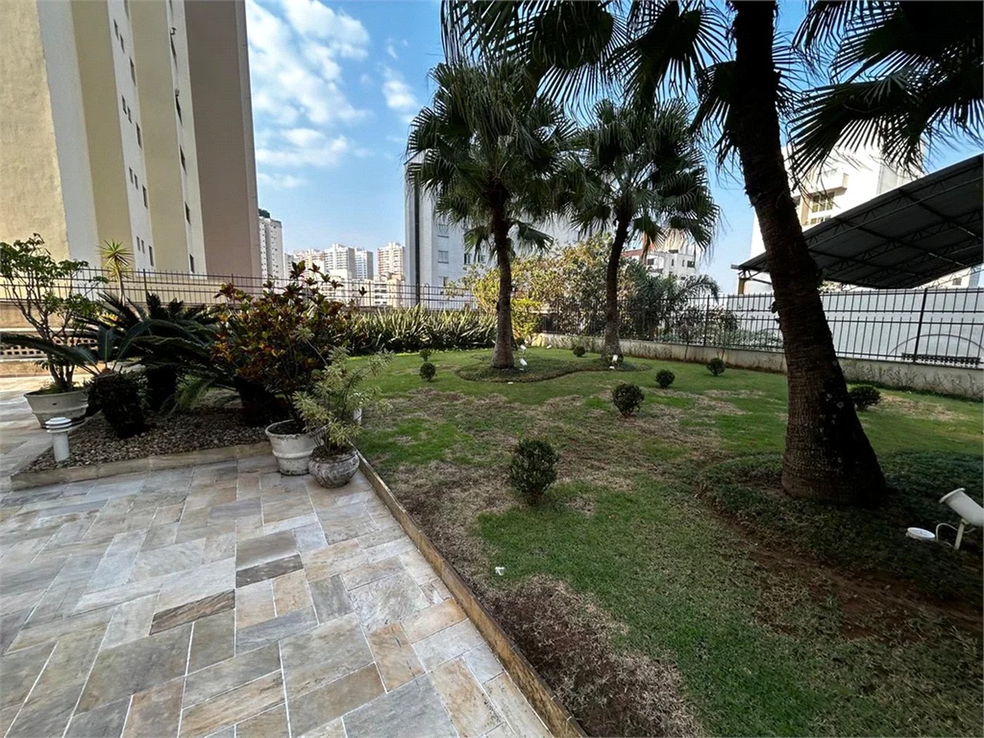 Apartamento à venda com 3 quartos, sendo 1 suíte, em Vila Andrade, São Paulo, SP