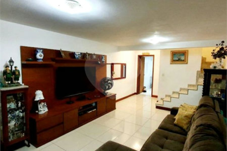 Casa à venda com 3 quartos, sendo 2 suítes, em Tijuca, Rio de Janeiro, RJ