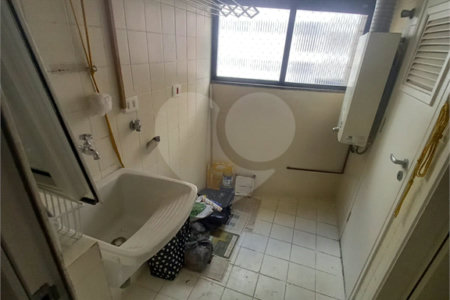 Apartamento à venda com 3 quartos, sendo 1 suíte,  em Vila Olímpia, São Paulo, SP