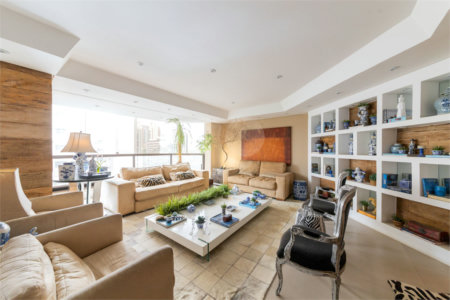 Apartamento à venda com 3 quartos, sendo 2 suítes, em Itaim Bibi, São Paulo, SP