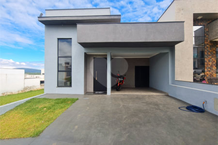 Casa à venda com 3 quartos, sendo 1 suíte,  no condomínio Reserva Ipanema I, Sorocaba - SP