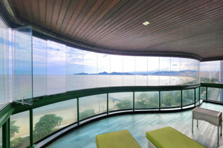 Apartamento Alto Padrão Frente Mar com 4 Dormitórios, 3 Suítes e 3 Vagas na Orla de Santos