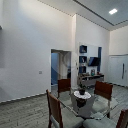 Casa à venda com 2 quartos, sendo 1 suíte, no condomínio Horto Florestal Villagio, Sorocaba - SP