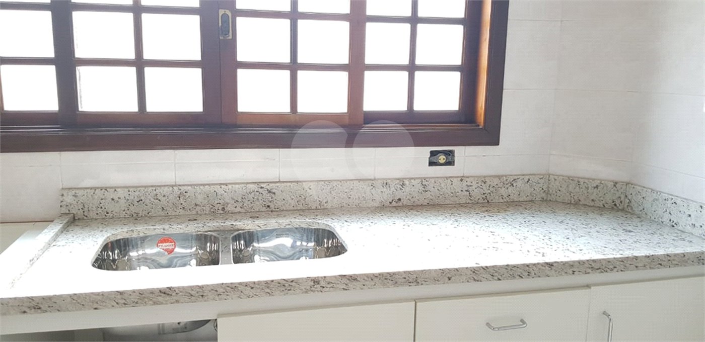 Sobrado à venda com 4 quartos, sendo 1 suíte,  em Olímpico, São Caetano do Sul, SP