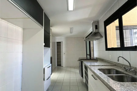 Apartamento à venda com 3 suítes em Vila Suzana, São Paulo, SP