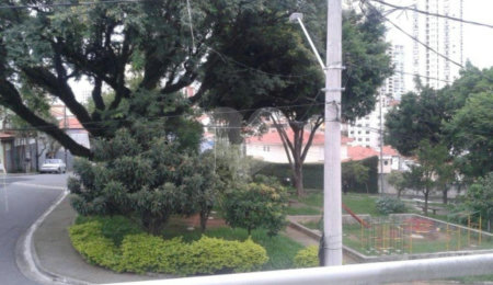 Casa à venda com 3 suítes no condomínio Praça Vitoriano Rodrigues Xavier,35, São Paulo - SP