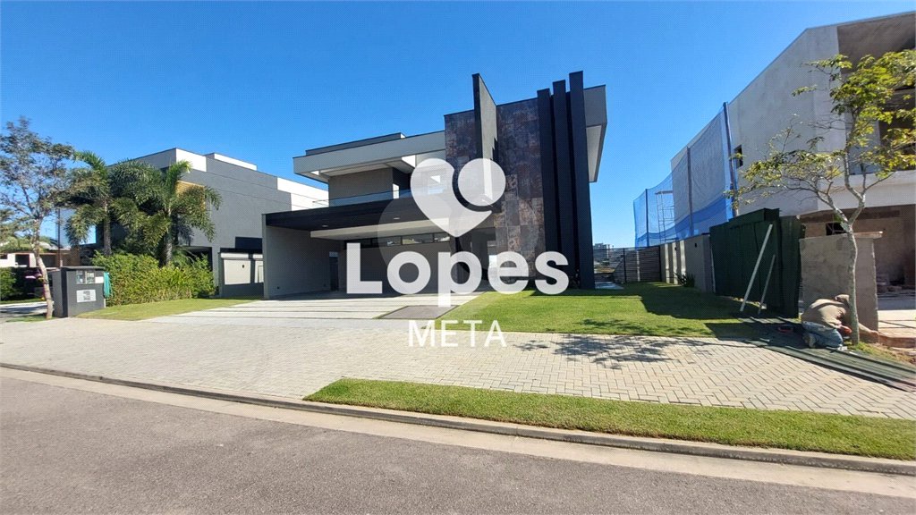 Casa à venda com 3 suítes no condomínio Alphaville 1, São José dos Campos - SP