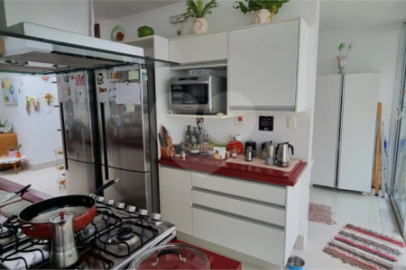 Casa à venda com 5 quartos, sendo 2 suítes, no condomínio Swiss Park, São Bernardo do Campo - SP