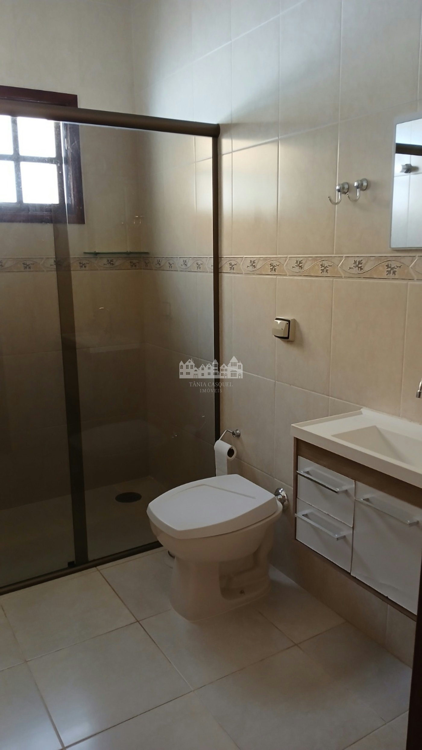 Casa para alugar com 3 quartos, sendo 1 suíte, em Vila Petrópolis, Atibaia, SP