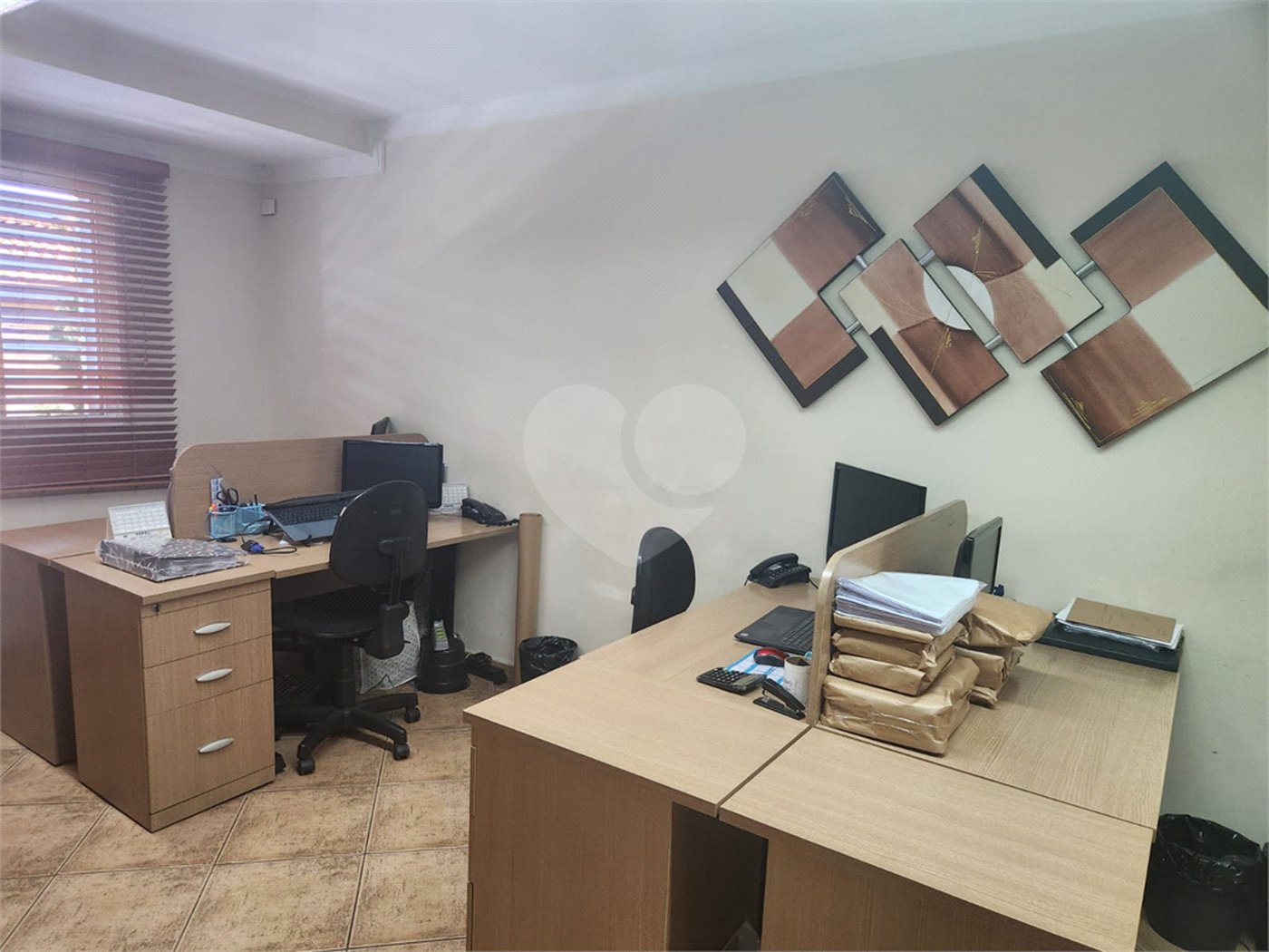Sobrado à venda com 4 quartos, sendo 1 suíte, em Água Branca, São Paulo, SP