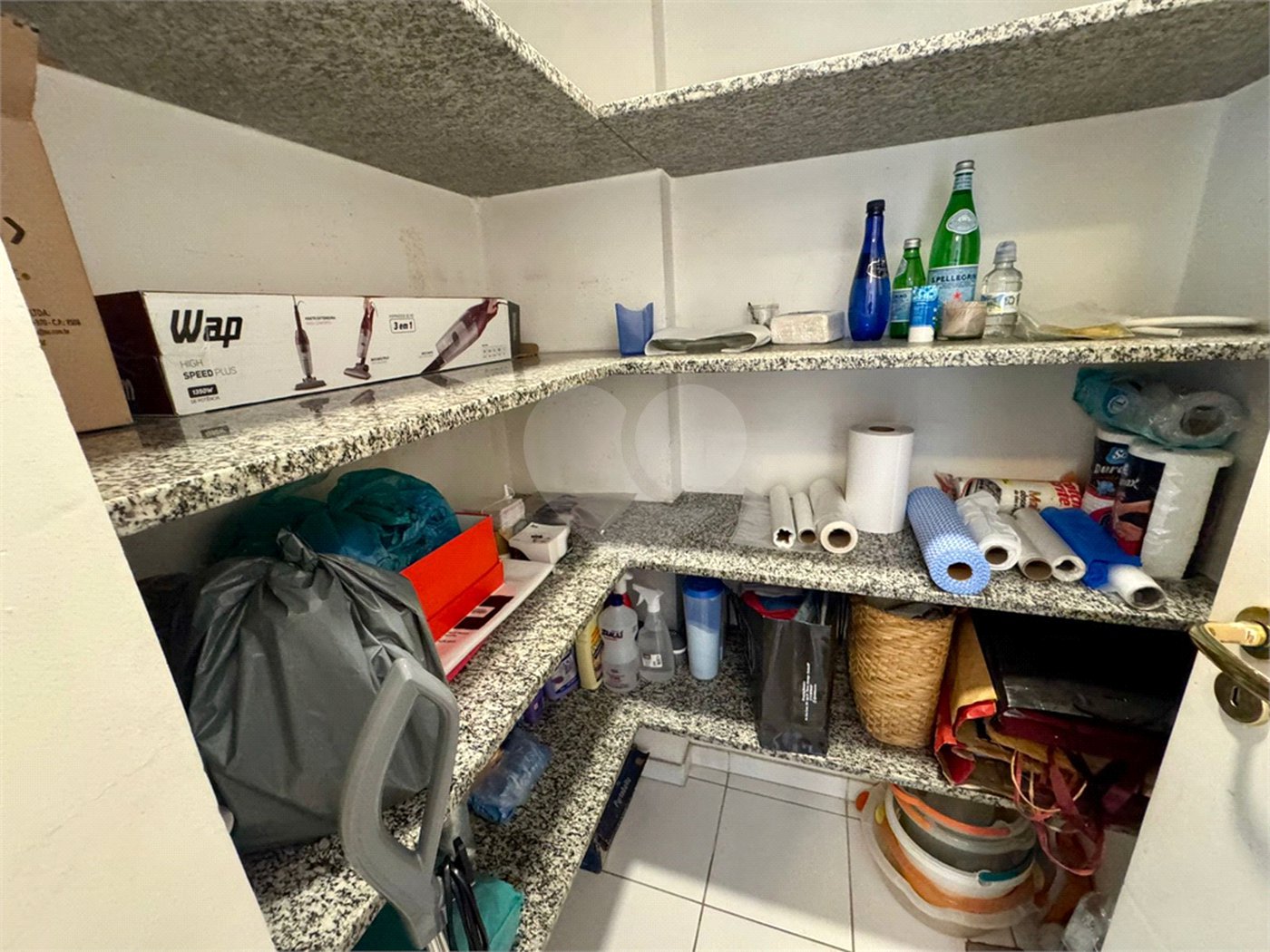 Apartamento à venda com 4 quartos, sendo 2 suítes,  em Pinheiros, São Paulo, SP