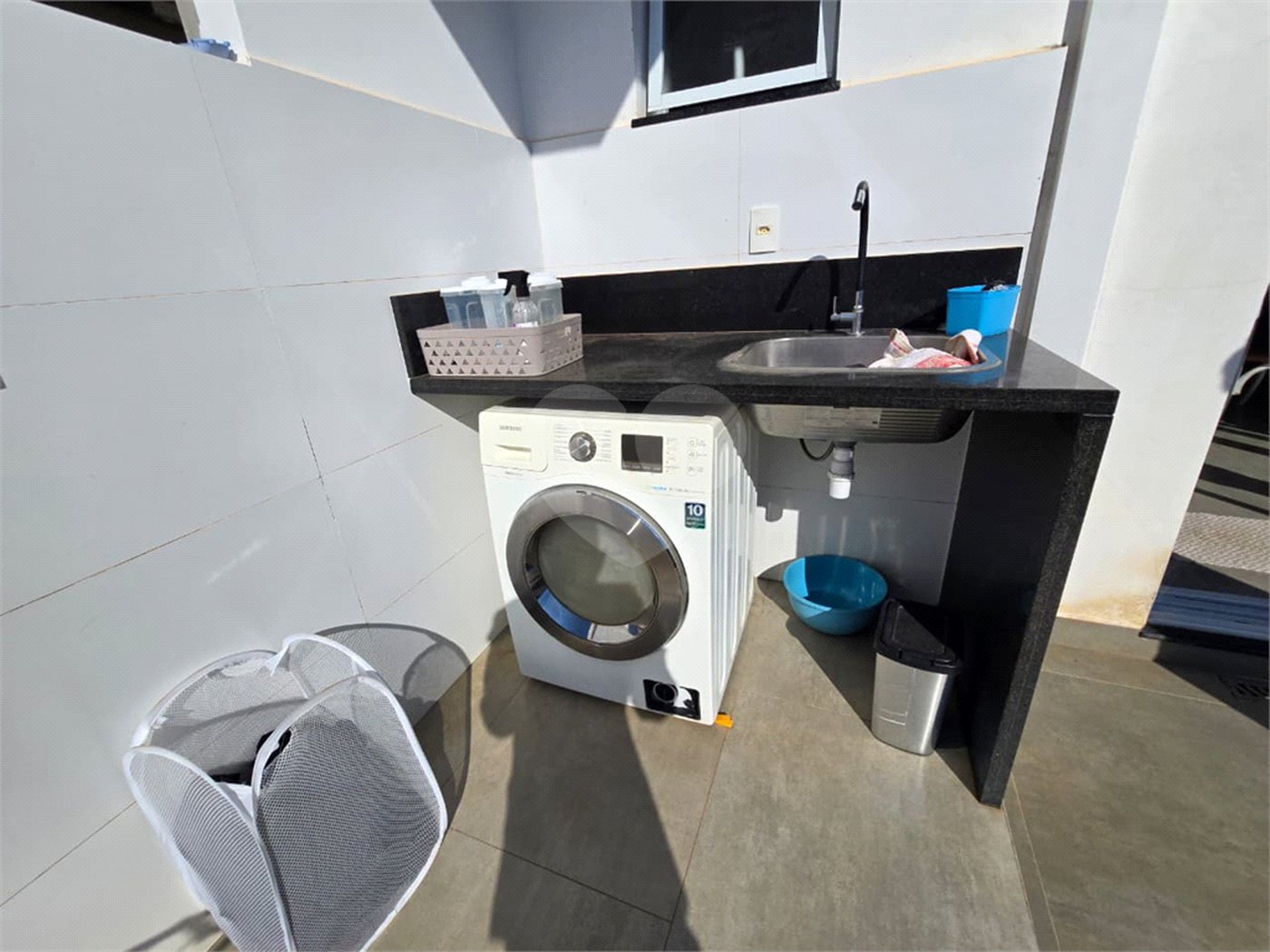 Casa à venda com 3 quartos, sendo 2 suítes, no condomínio Golden, Itapetininga - SP