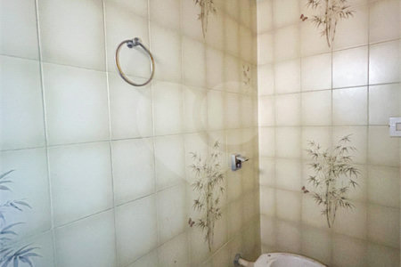 Sobrado à venda com 4 quartos, sendo 3 suítes, em Vila Libanesa, São Paulo, SP