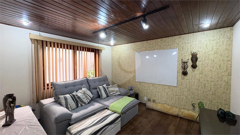 Casa à venda com 5 quartos, sendo 2 suítes,  no condomínio Village D'avignon, Sorocaba - SP
