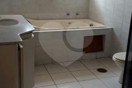Sobrado à venda com 3 quartos, sendo 1 suíte, em Campo Belo, São Paulo, SP