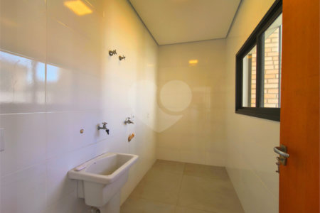 Casa à venda com 3 quartos, sendo 1 suíte, no condomínio Terras de São Francisco, Sorocaba - SP