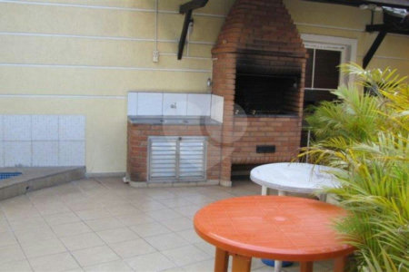 Casa à venda com 3 quartos, sendo 1 suíte, no condomínio Villa Jardim Sul, São Paulo - SP