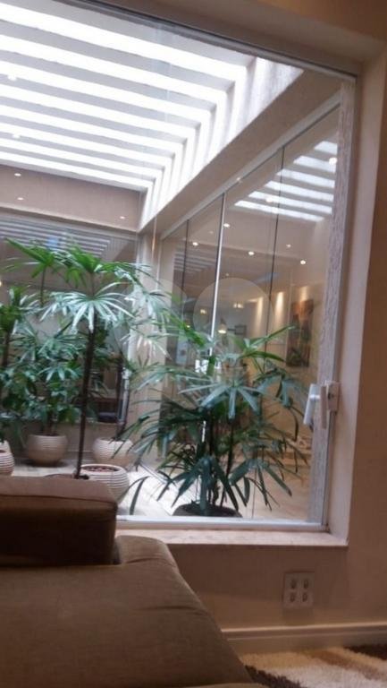 Sobrado à venda com 4 quartos, sendo 3 suítes, em Cambuci, São Paulo, SP