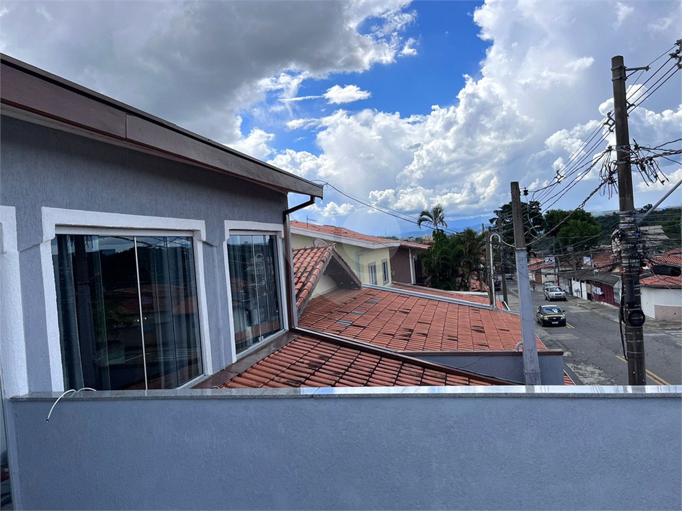Sobrado à venda com 5 quartos, sendo 2 suítes,  em Jardim da Granja, São José dos Campos, SP