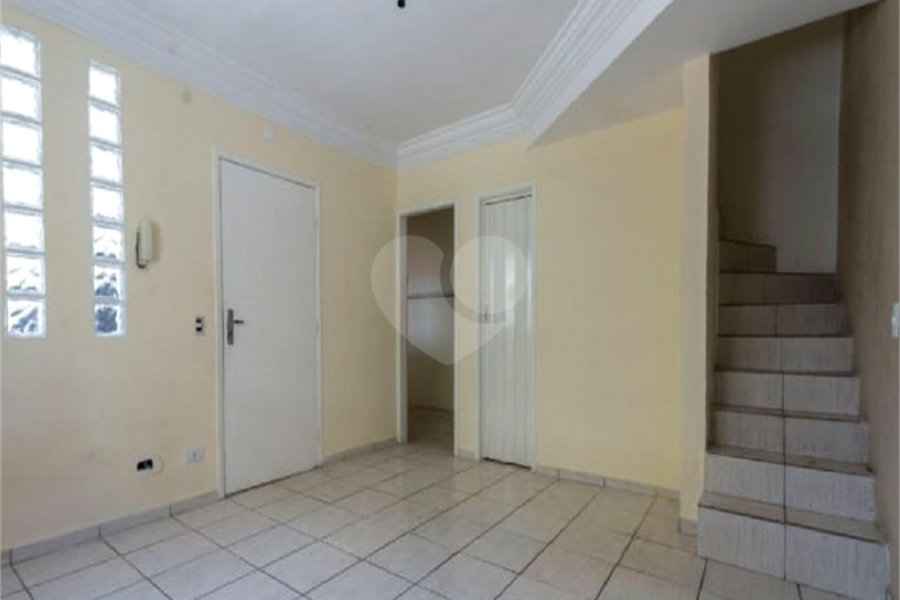 Casa para alugar com 2 quartos, sendo 1 suíte,  no condomínio Nova Carioba, São Paulo - SP