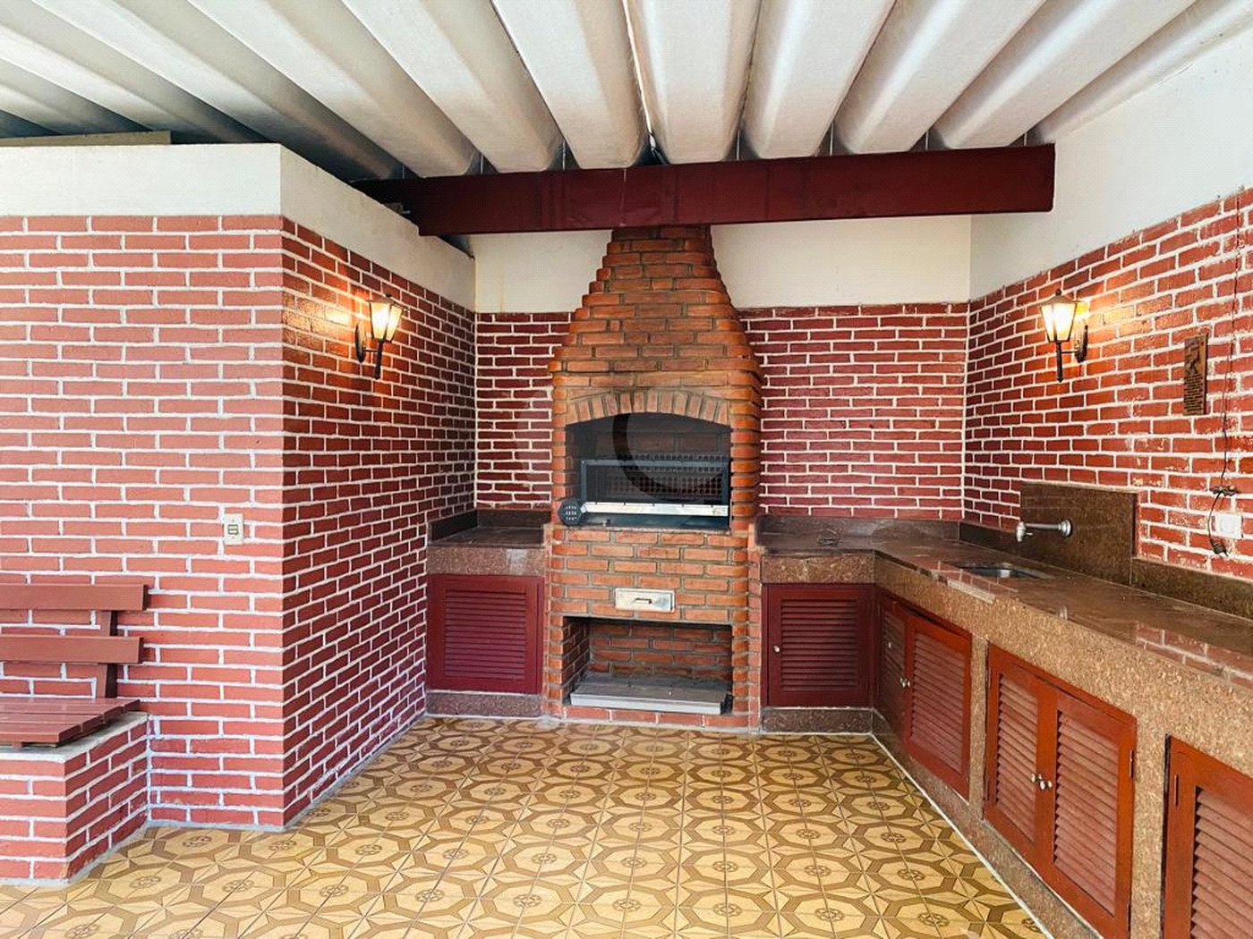 Casa à venda com 4 quartos, sendo 2 suítes, em Interlagos, São Paulo, SP