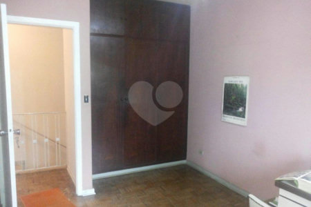 Sobrado à venda com 3 quartos, sendo 1 suíte,  em Granja Julieta, São Paulo, SP