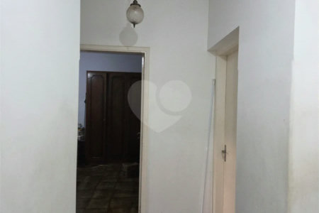 Casa à Venda com 5 quartos em Atibaia/SP