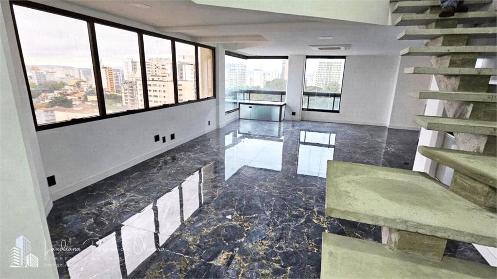 Apartamento à Venda com 210m² com 3 dormitórios e 3 vagas em Perdizes - Estuda permuta .