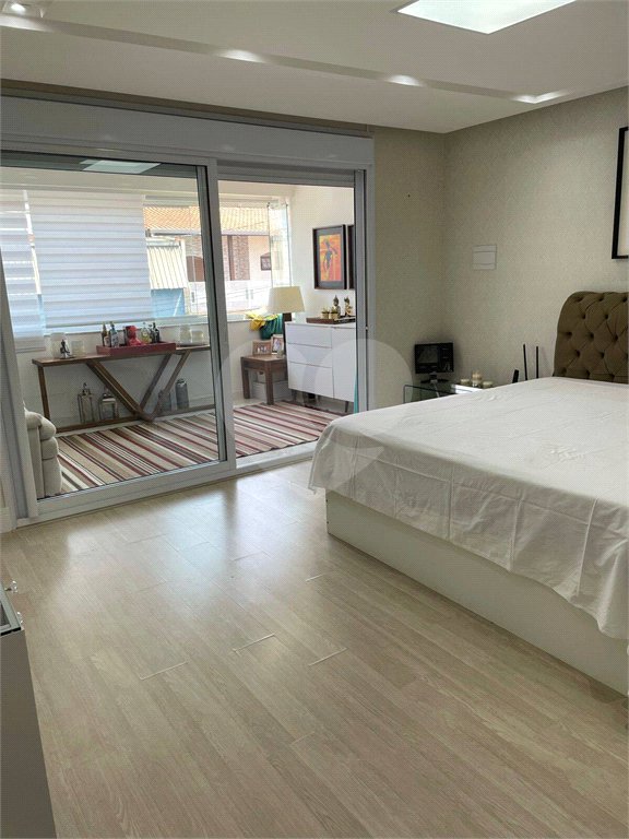 Sobrado à venda com 3 quartos, sendo 1 suíte,  em Vila Varela, Poá, SP